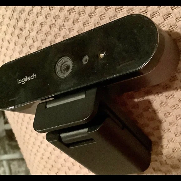 Logitech 4K PRO WEBCAM with right light 3 and HDR Black